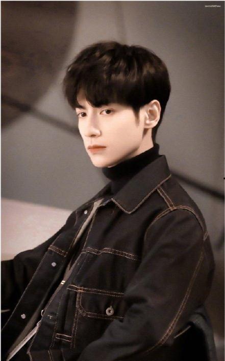 明星吃瓜罗云熙,明星吃瓜背后的故事与感悟