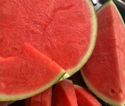 夏天吃麒麟瓜文案,麒麟瓜，清凉甜蜜，尽享夏日清新时光